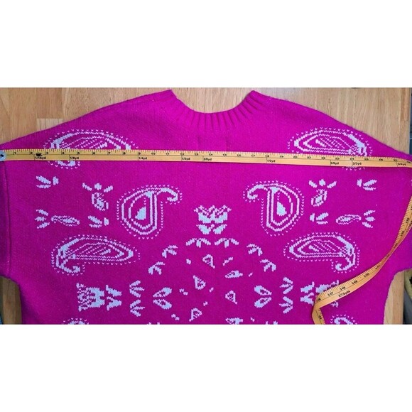 American Eagle Oversized Size L Pink Bandana Paisley Pullover Sweater SMALL FLAW - Picture 10 of 15